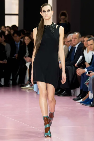 Look 1